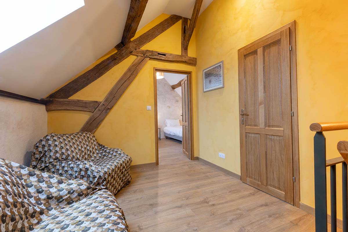 Interior décor detail of L'Hirondelle gîte