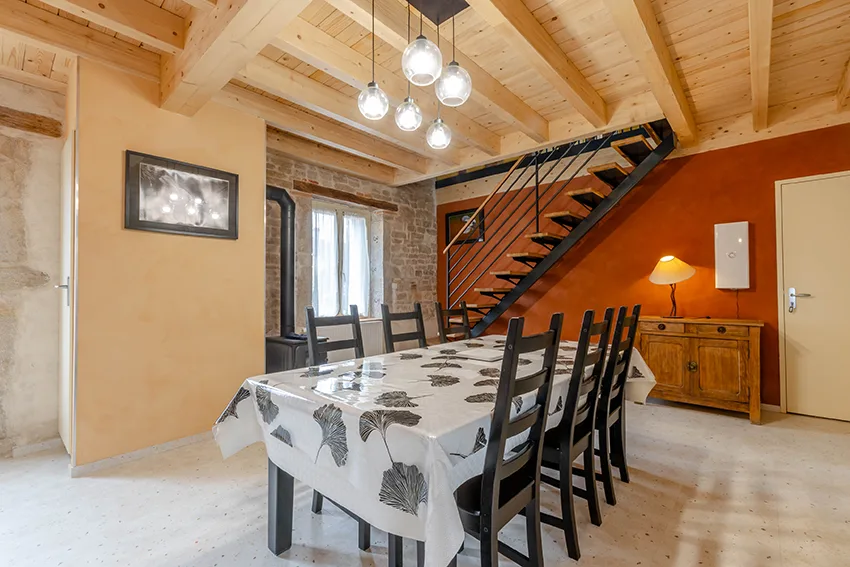 Gîte L'Hirondelle — duplex familial en pierre pour 8 personnes, Villebichot